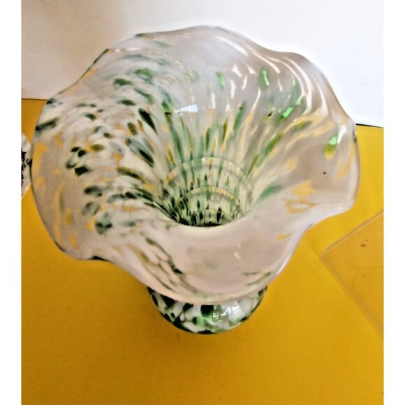 Vintage Murano Green & White Art Glass Hand blown ribbed mottled design vase 8" - Picture 9 of 12